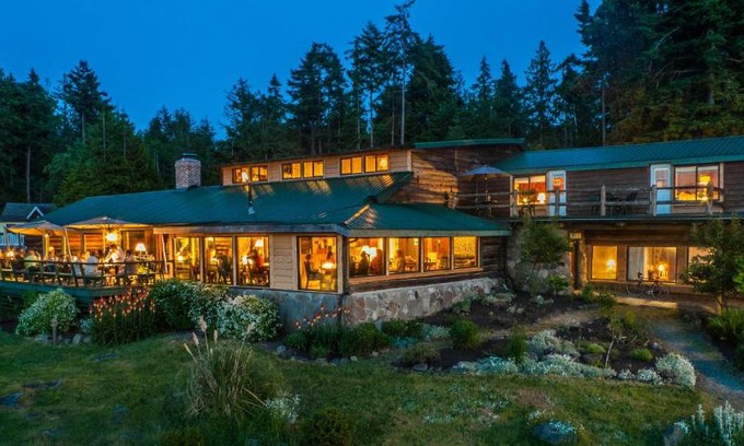Regional District of Nanaimo Cabina | The Surf Lodge and Pub