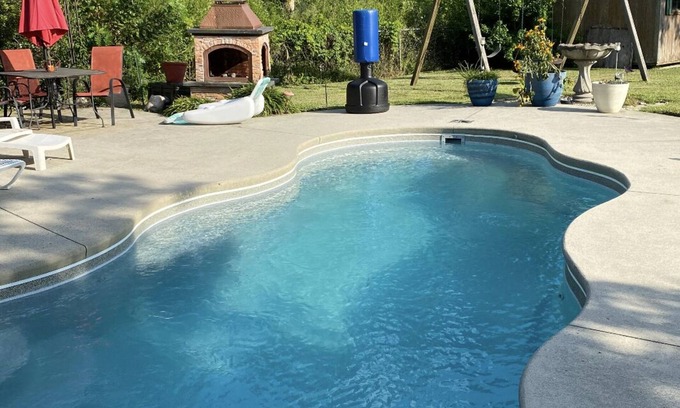 Wilmington Casa | The Sutton getaway w/ pool and private backyard.