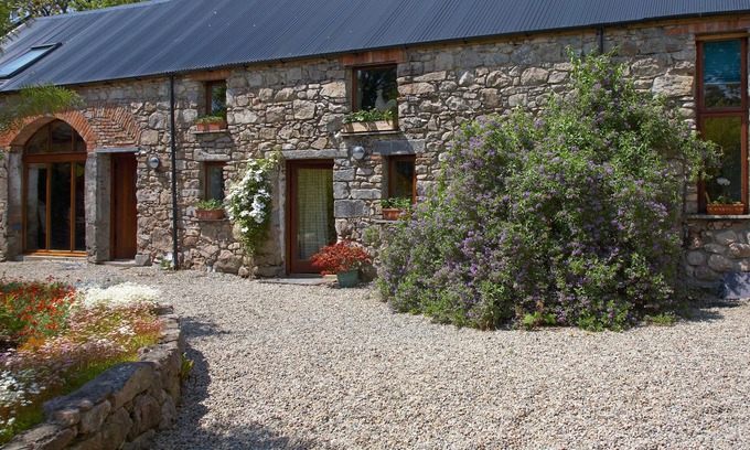 Roscoe Casa | 'The Swallow Loft' at Leitriff House - 19thC Stone Barn conversion