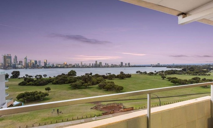 South Perth Apartamento | The Swan - Park & River Views next to Perth Zoo