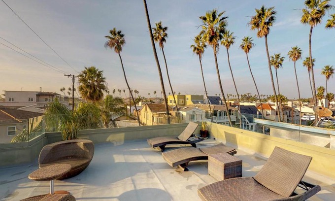 Old Towne Casa | The Swaying Palm Haaven