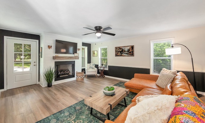 Jackson Casa | The Sweet Pea 3BD 2BA Cozy, Stylish Stay Just Minutes from I-40 & Everything