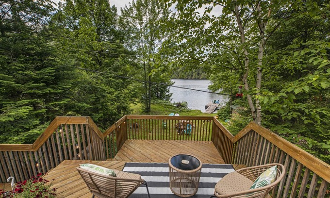 Val-des-Monts Cabaña | The Sweetest Waterfront Cottage only 35 Minutes from Ottawa