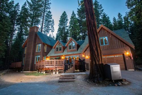 Carnelian Bay Casa | The Tallac Lodge Hot Tub Walk 2 Beach