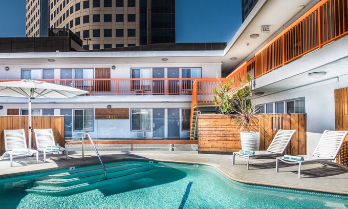 Burbank Hotel | The Tangerine - A Burbank Hotel