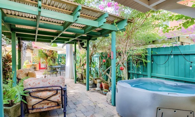 Old Northwood Historic District Casa | The Tango House - Central Stay, Jacuzzi and Garden
