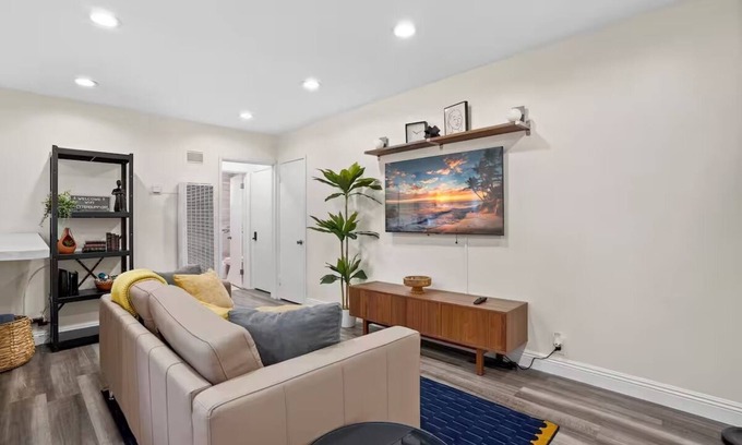 Belmont Heights Apartamento | The Termino Treasure-Walk to Beach-Coastal Comfort