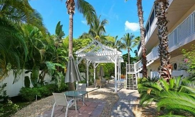 Ilexhurst Condominio | The Terrace 3 2 Bedroom Townhouse by RedAwning