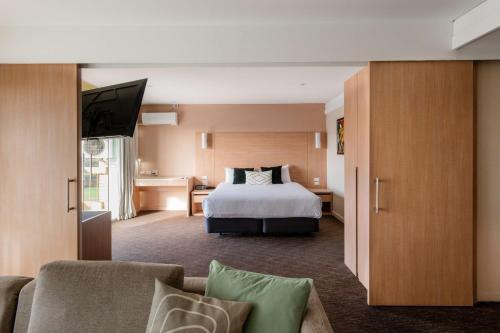 Adelaide Central Business District Hotel | The Terrace Hotel Adelaide
