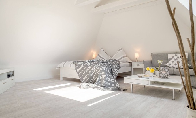 Tinnum Apartamento | En el centro del techo está el apartamento Tessa con su luz que transmite