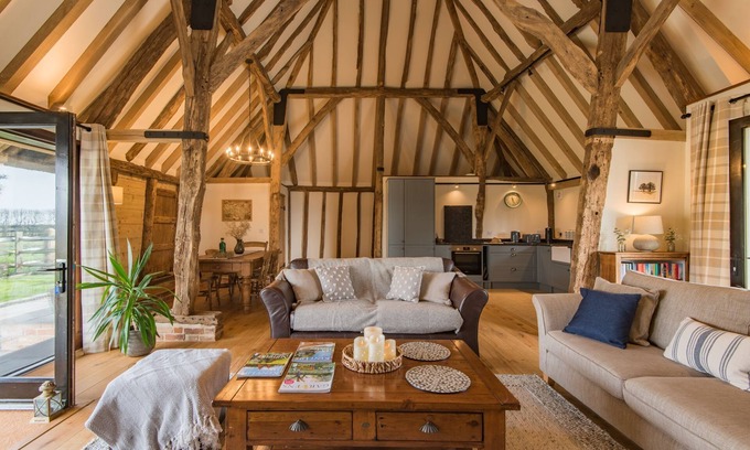 Stowting Cabaña | The Thatched Barn - a holiday let that sleeps 2 guests in 1 bedroom