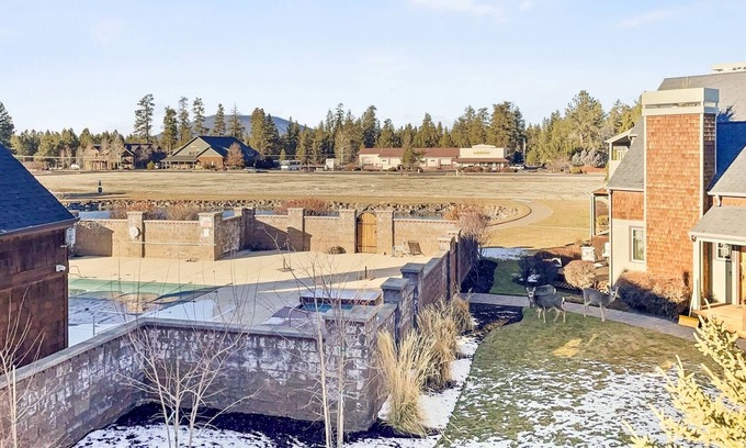 Sisters Casa | The Three Sisters 2 bdrm/2 bath home located in Pine Meadow Village next to the