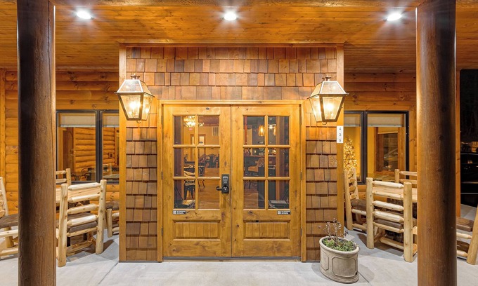 Gatlinburg Hotel | The Timber at Holly Branch
