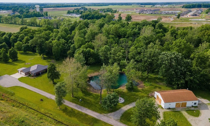 Goldsmith Casa | The Time Out at Grand Park-House and Rec Barn