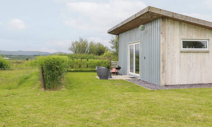 St Wenn Cabaña | THE TINYSTORE, romantic, character holiday cottage in Lanivet