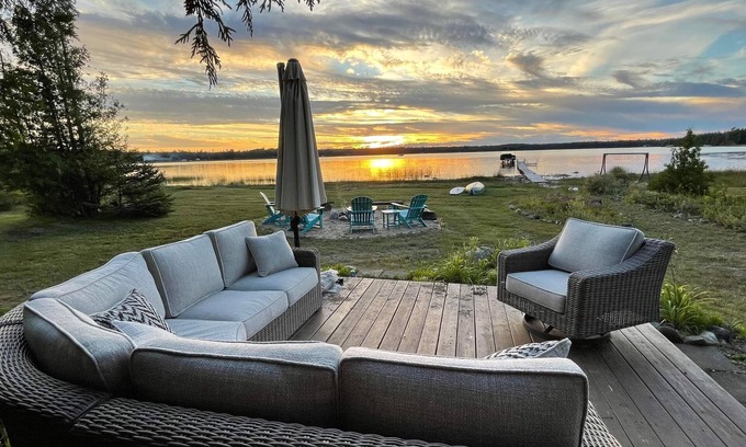 Presque Isle Casa | The Toasted Marshmallow Lakeside Retreat