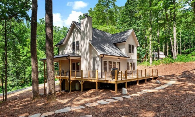 Frank Casa | The Toasted Marshmallow - 2 Kings - Fire Pit - Hiking!