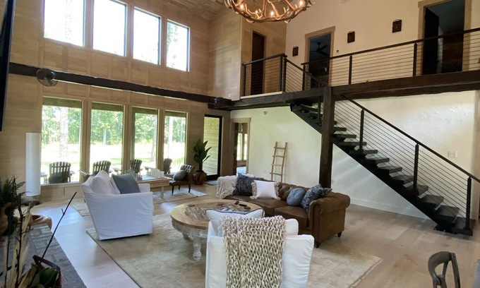 Ruffin Casa | The Tobacco Barn Home - Secluded Lake View Home on over 500 acre estate