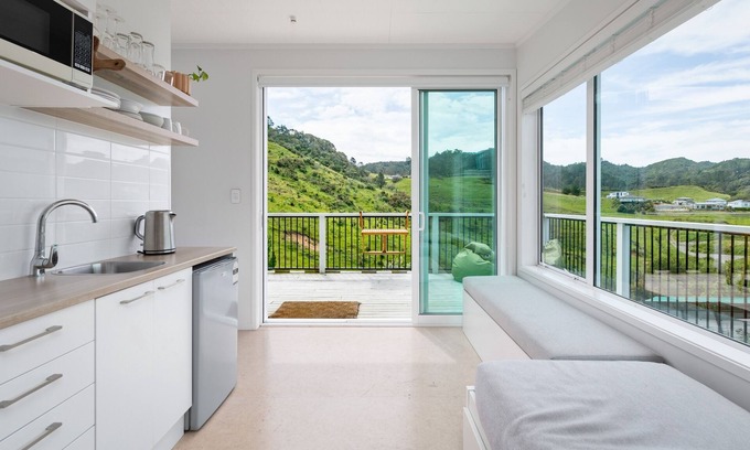 Waihi Beach Cabina | The Tohora View Cabin