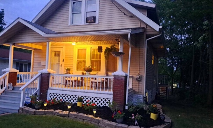 Akron Casa | The Total Package! Few Can Match This Property! 3 Bed, 1.5 Bath with Security, Private Fenced Back Yard, New Central Air