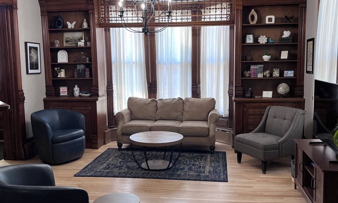 Eau Claire Apartamento | The Tower on Summit