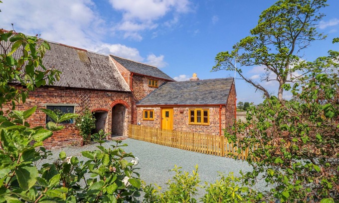 Maesbury Marsh Cabaña | The Tractor Shed