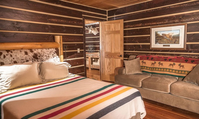 Shell Cabina | The Trapper Creek Guest House - Shell, Wy, at the foot of Big Horn Mountains.