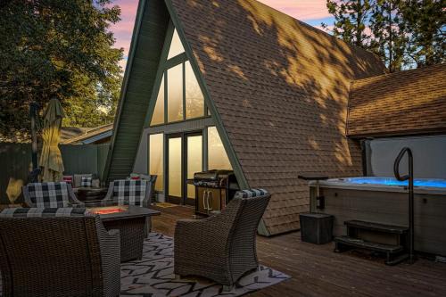 Upper Moonridge Casa | The Treehouse Cottage A-Frame