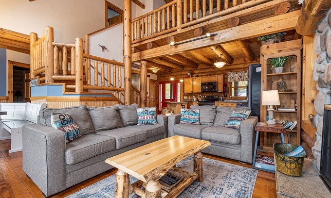 McHenry Cabina | The Treehouse