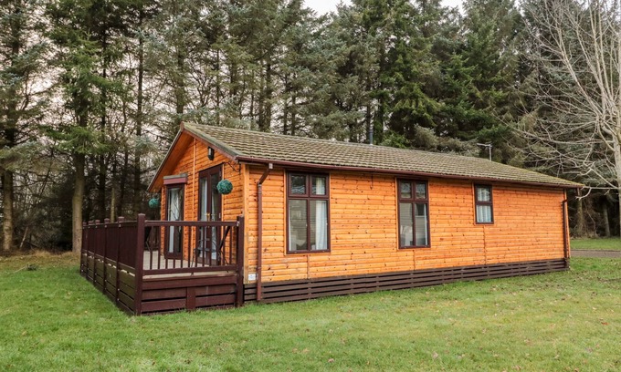 Swarland Cabaña | THE TREELINE, pet friendly, with a garden in Felton