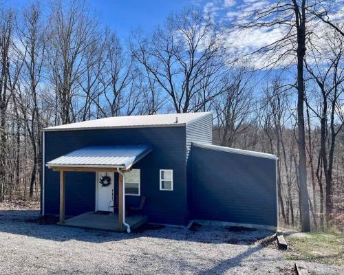 Logan Casa | The Treetop A Hocking Hills Villa Treat