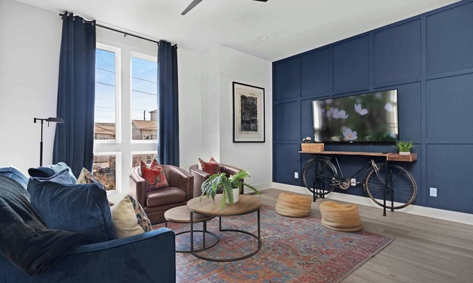 Maxwell Casa | The Trillium & The Iris - 2 homes, 6 bedrooms