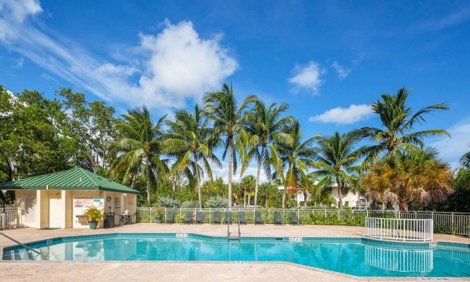 Key West Apartamento | The Trinidad by Brightwild Pool View Parking