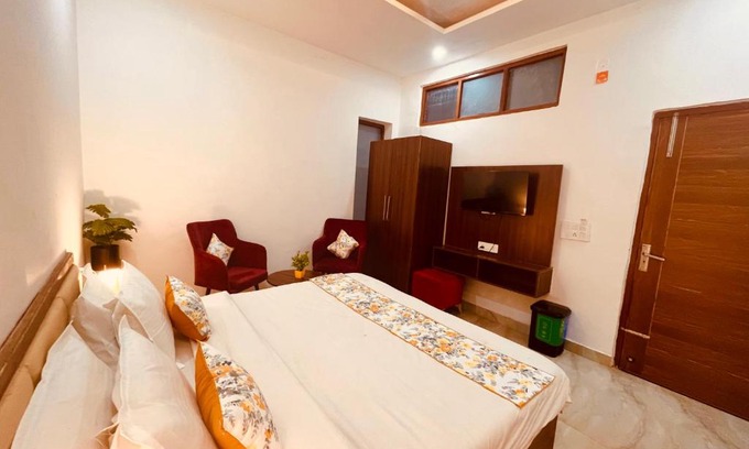 Zirakpur Hotel | The Triple Wood, Zirakpur - Lavish & luxuries