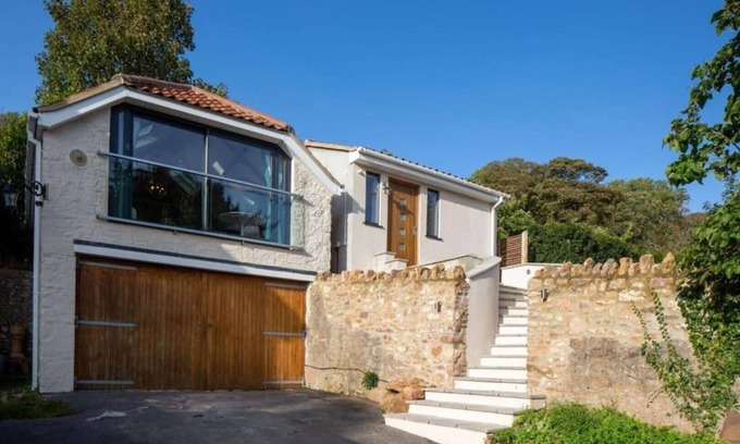 Banwell Cabina | The Tullet, boutique hideaway in Somerset - pet friendly