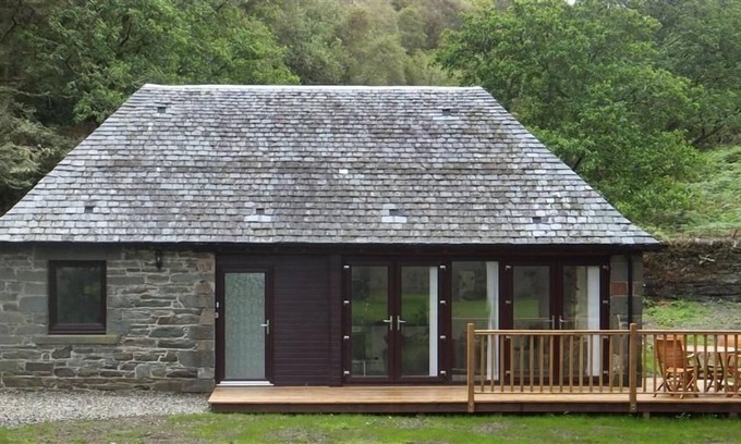 Lochgilphead Cabaña | The Turbine House - a cottage that sleeps 2 guests in 1 bedroom