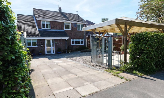 North Walsham Cabaña | THE TWICKLE, admite mascotas, con un jardín en North Walsham, Ref 963076