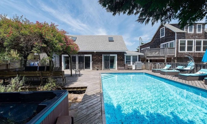 Ocean Bay Park Casa | The Twin Fin - Fire Island Beach House with Full Size Pool and Hot Tub