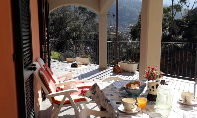Ghiaia Villa | The Uliveto holidays House, Garden and Terrace, Sea and Beach, 5 Terre Trekking