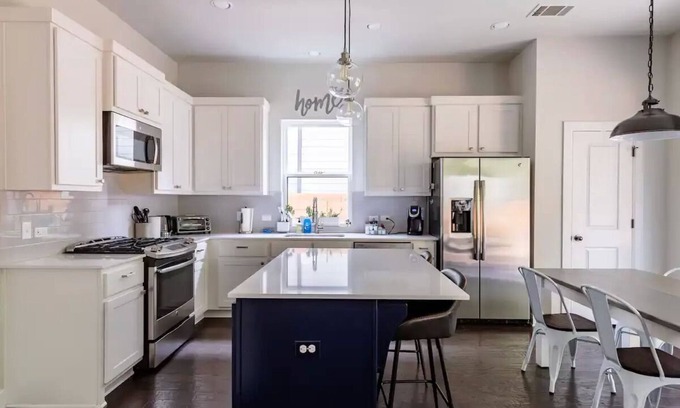 Holly Casa | The ultimate East Side sanctuary