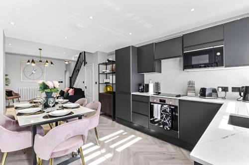 Turkey Street Apartamento | The Ultimate Hangout 4BR Modern House with Garden