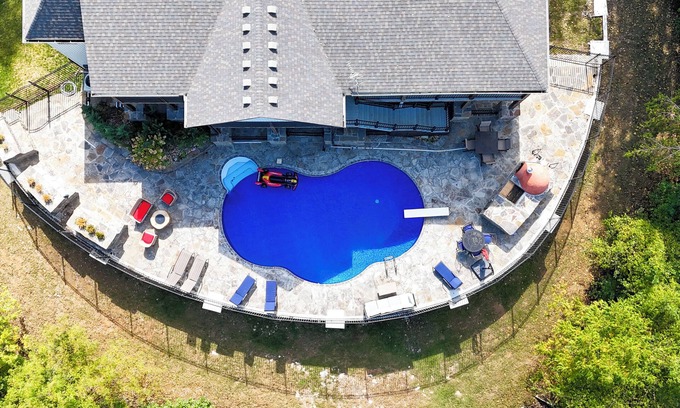 I-435 West KC-KS Casa | The Ultimate KC BNB-21 Guests-Heated POOL-GoldenTee-Poker-KS Speedway-SportingKC