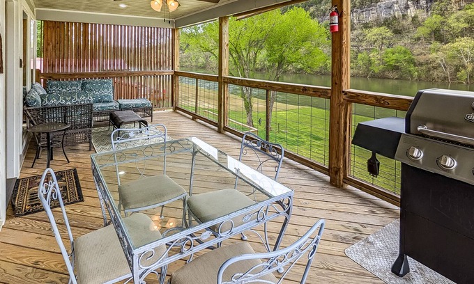 Mountain View Casa | La cubierta superior ~ en RiverView Drive
