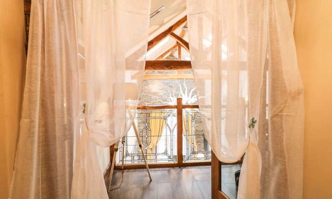 Lisnagunogue Cabaña | The Upper Room