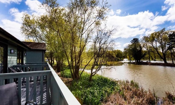 Pershore Cabina | The Vale Golf and Country Club