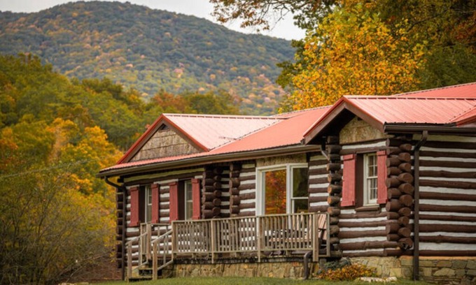 Springmaid Mountain Cabina | The Valley Lodge Sleeps 12