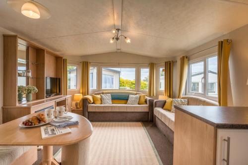 Pakefield Casa | The Vansion, Pakefield
