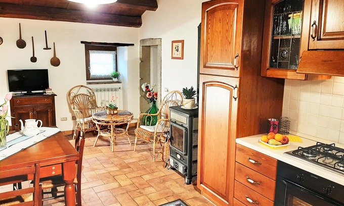 Moggiana Apartamento | THE VAT -BEAUTIFUL RUSTIC STONE COTTAGE