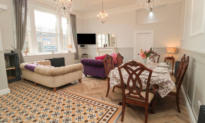 Bellingham Cabaña | THE VAULT HOUSE, pet friendly, luxury holiday cottage in Bellingham