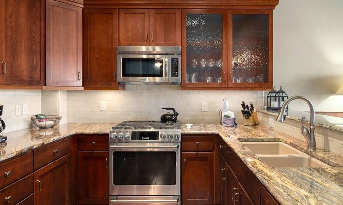 Downtown Steamboat Springs Condominio | The Victoria 4 1 Bedroom Condo by RedAwning